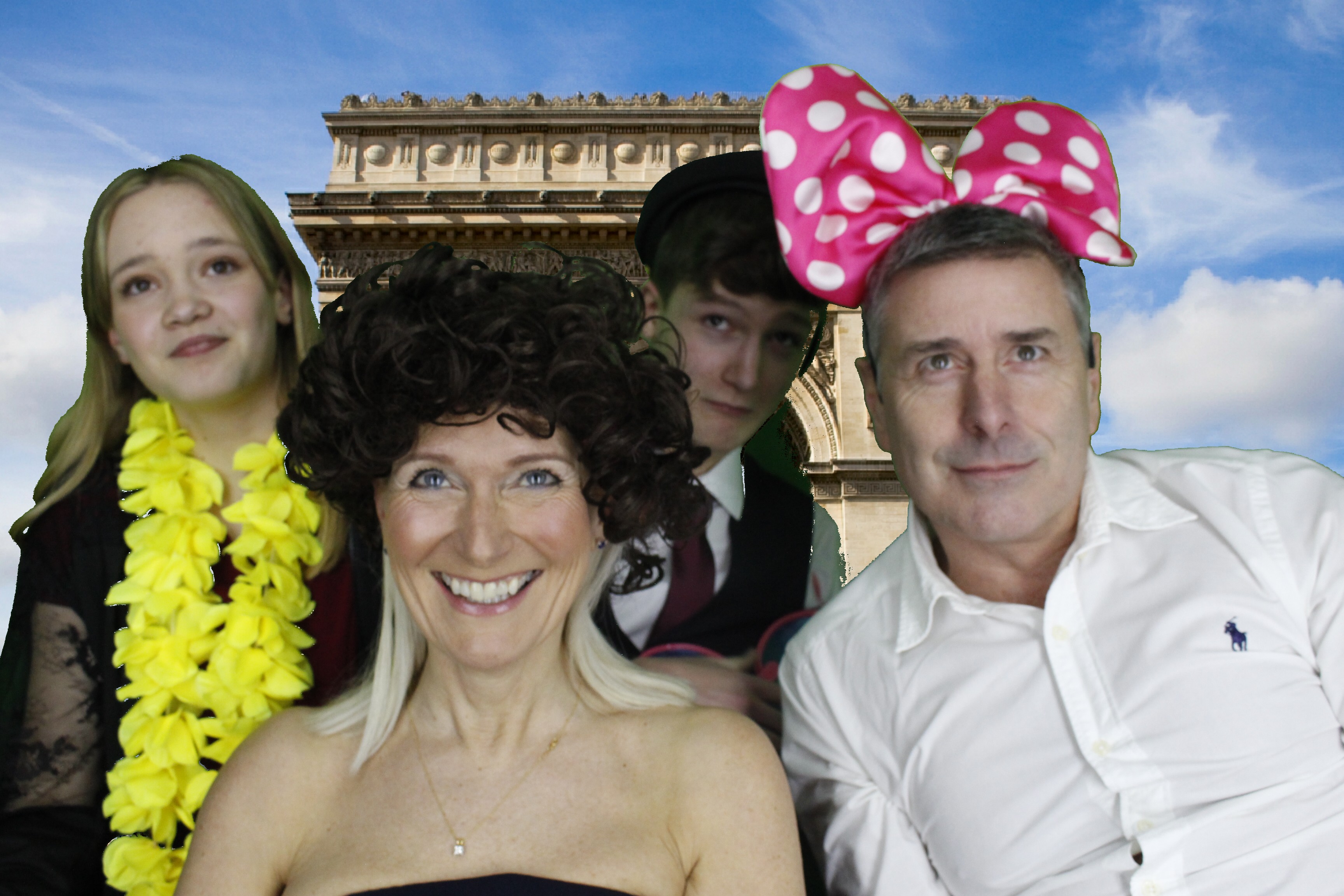 Mr & Mrs Mills | View more photos from the event at gallery.myphotoboothexperience.co.uk/u/MyPhotoBoothExperienceLtd/Mr-Mrs-Mills